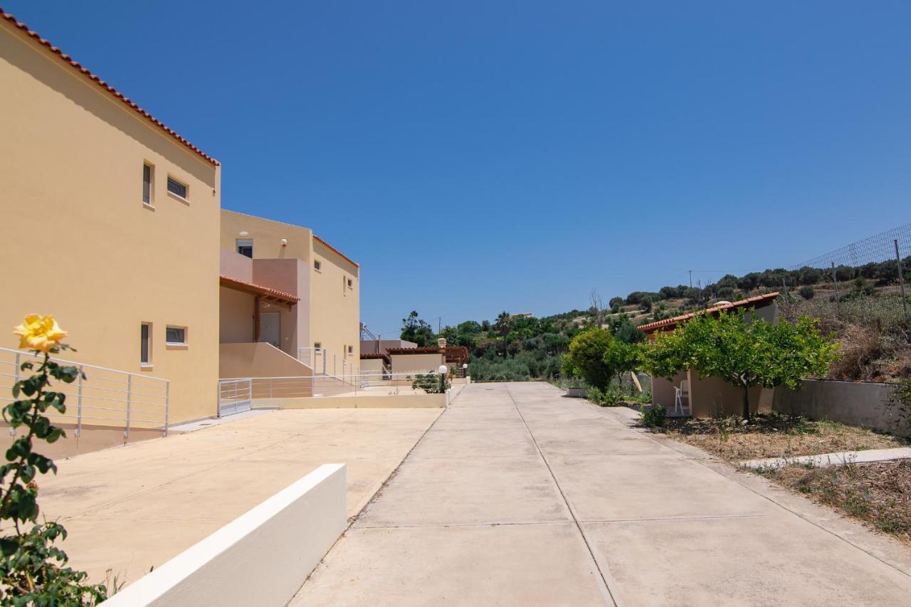 Yanni'S Villas Adelianos Kampos Exterior foto